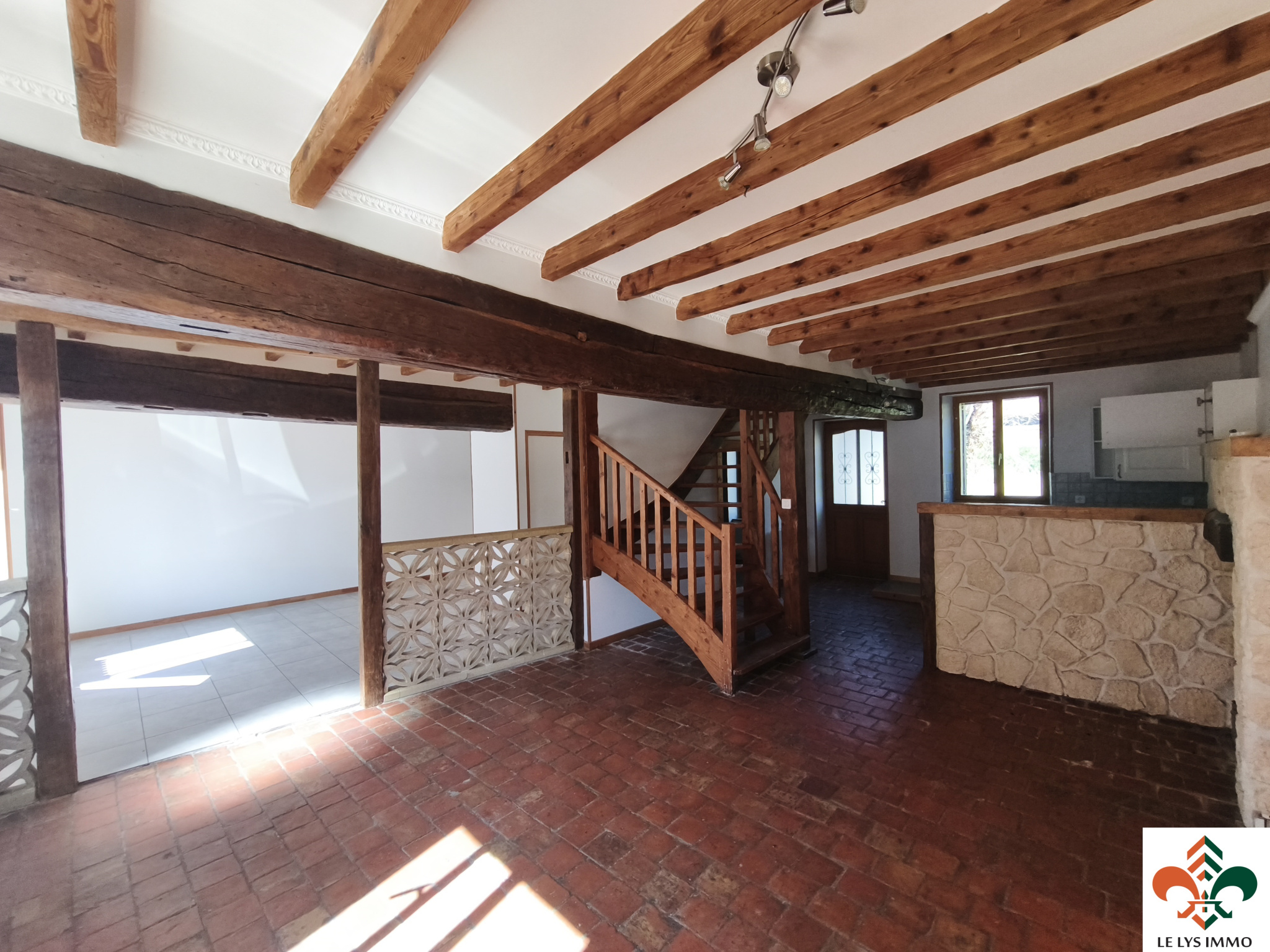 A VENDRE - MAISON A ECURY SUR COOLE 107,45 m2